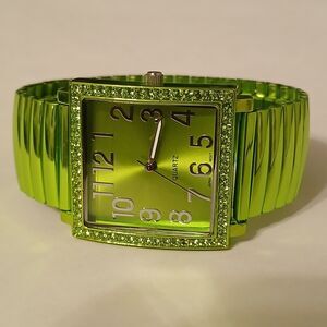 Women's Green Stretchy Band Bling Rhinestone Bezel Japan Quartz Movt Watch